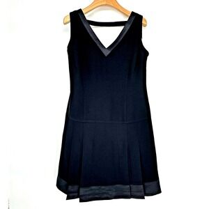AMANDA SMITH Petite Black Dress Size 8P V-Neck Pleated Formal Elegant Date Night